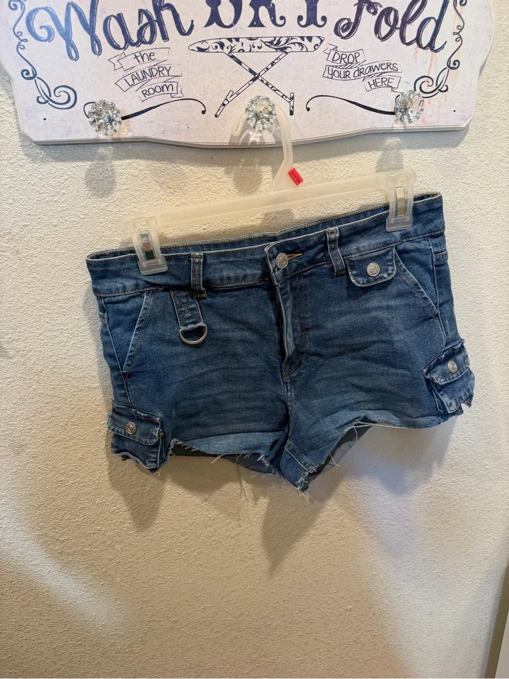 Casual Distressed Women's Denim Jean Shorts - Blue